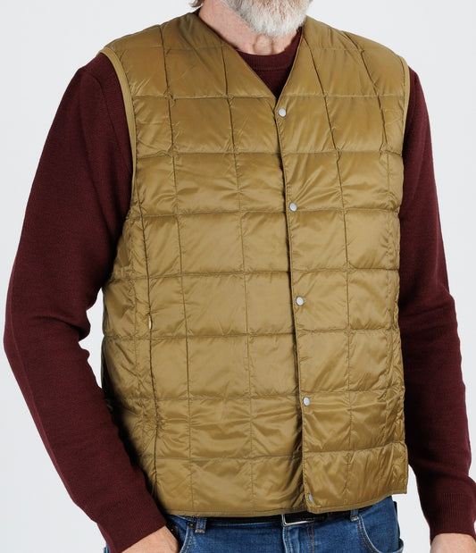 Taion: V-neck down vest