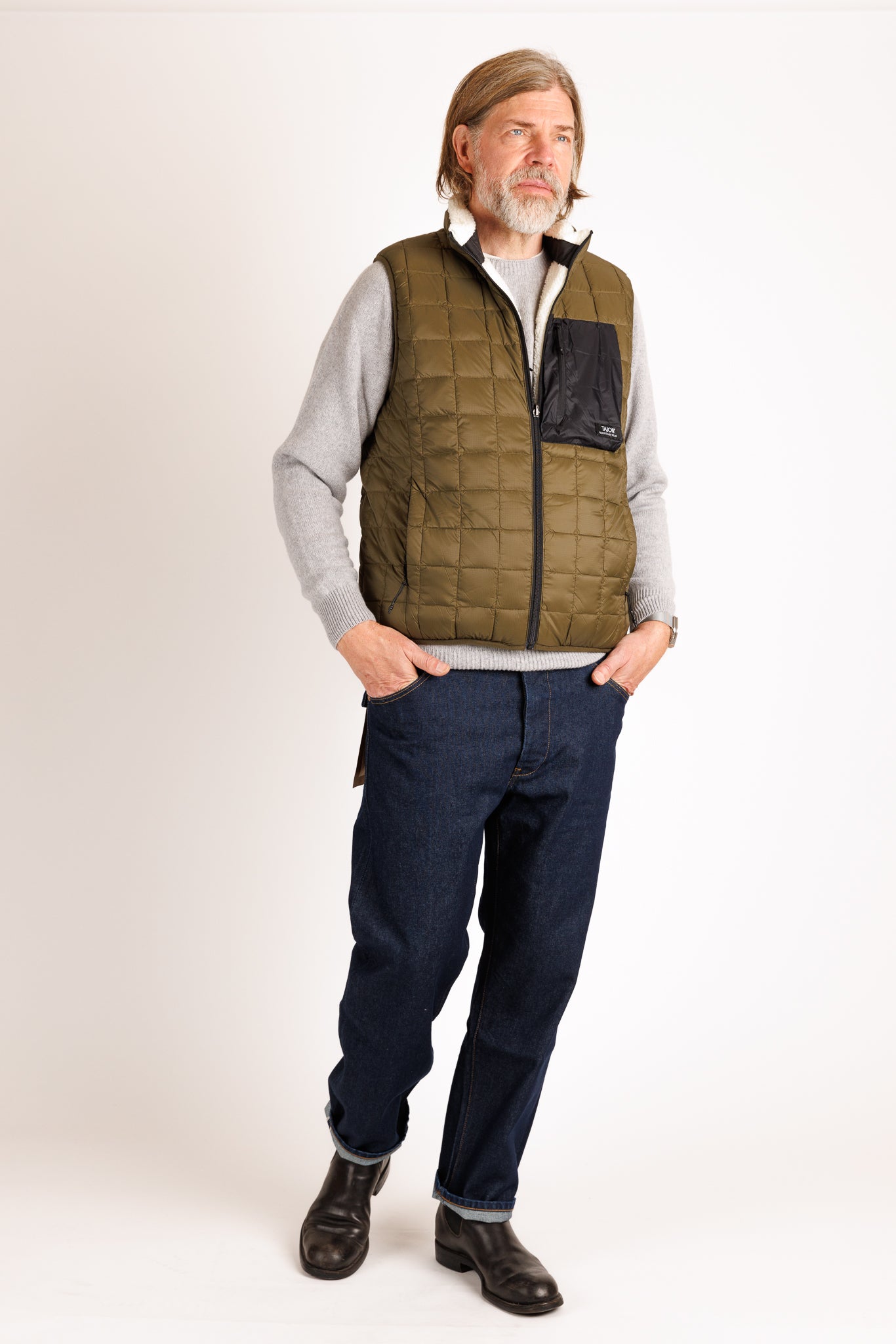 Taion: Reversable Soft boa + Light down hi neck vest